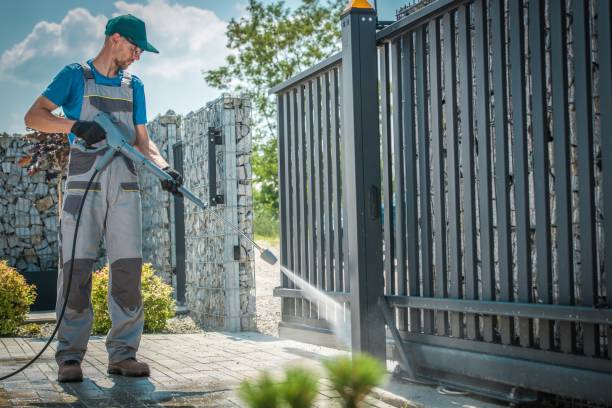 Best Animal Enclosure Cleaning  in Clearlake Oaks, CA